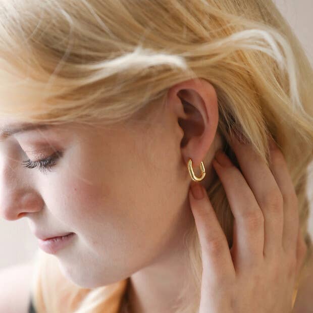 Oval Huggie Hoop Earrings in Gold